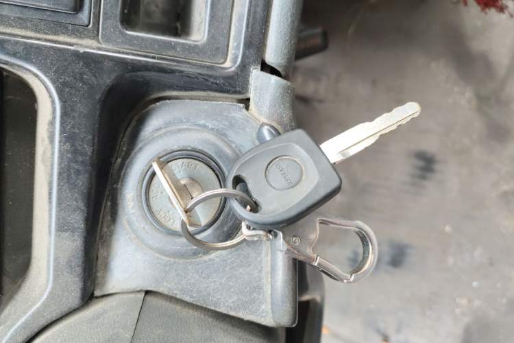 Used Jinbei Hiace 2011 2.0L 5th Generation Kuaiyunwang Comfort Type K 4G19
