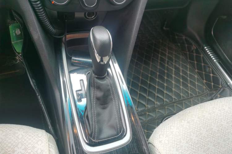 Used Chevrolet Monza 2020 320 Automatic Enjoyment Edition Gear Lever
