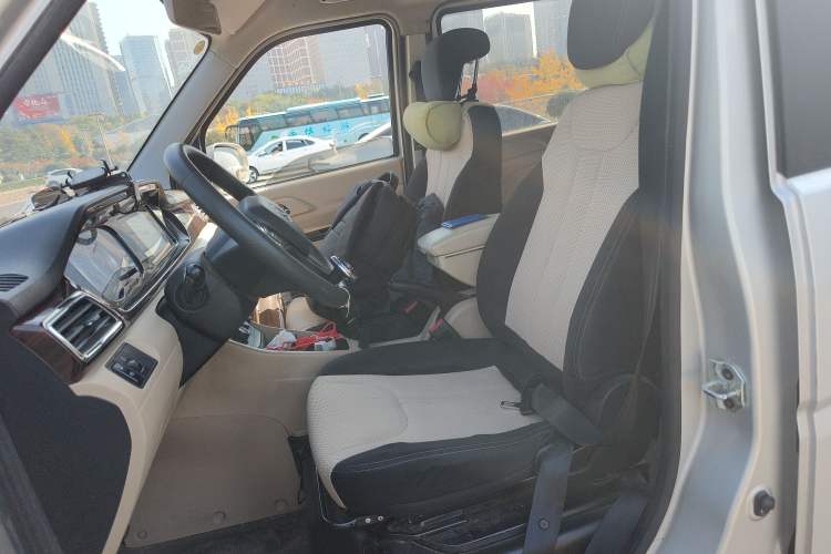 Used Kuayue Kuayue Xing V5 EV 2021 Luxury 6-Seater Passenger Bus with Lingdian System
