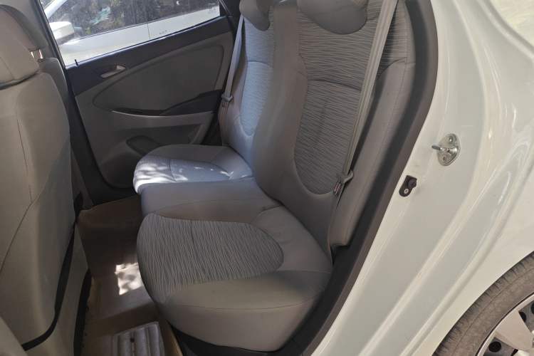 Used Hyundai Verna (older generation) 2014 1.4L Manual Smart GLS Trim Left Rear Seat