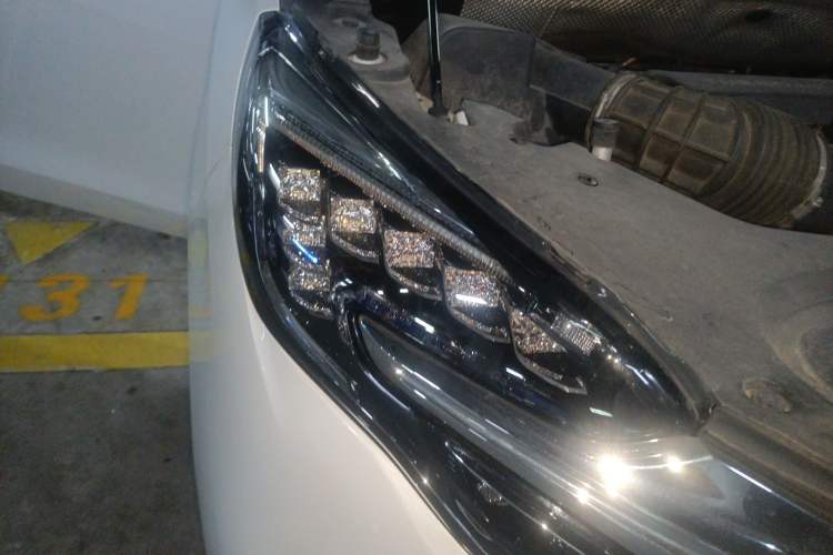 Used Buick GL8 2021 ES Landtrek 653T Comfort Edition Right Front Headlight