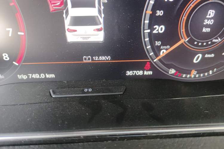 Used Volkswagen Golf 2020 280TSI DSG Comfort Version Odometer Close Up