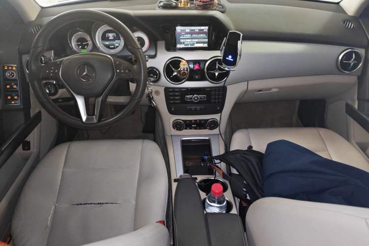 Used Mercedes-Benz GLK-Class 2013 GLK 300 4MATIC Dynamic Sunroof Model