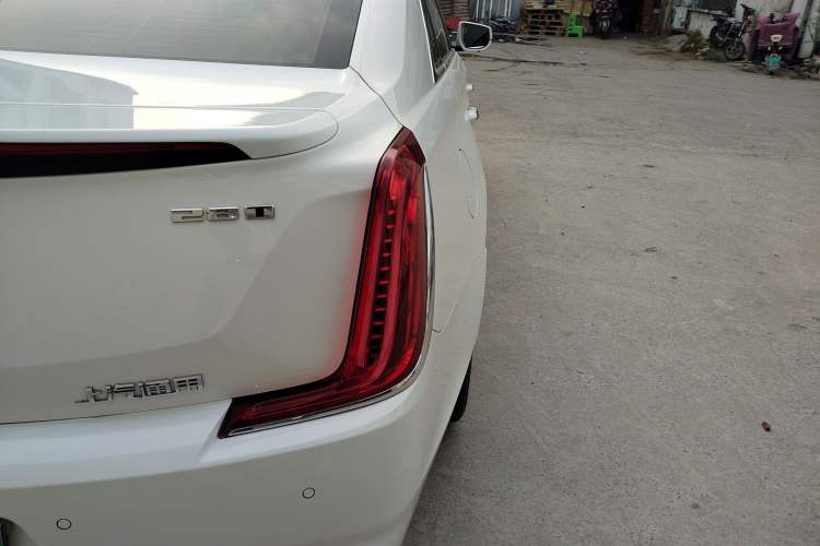 Used Cadillac XTS 2018 28T Luxury Edition Right Rear Taillight