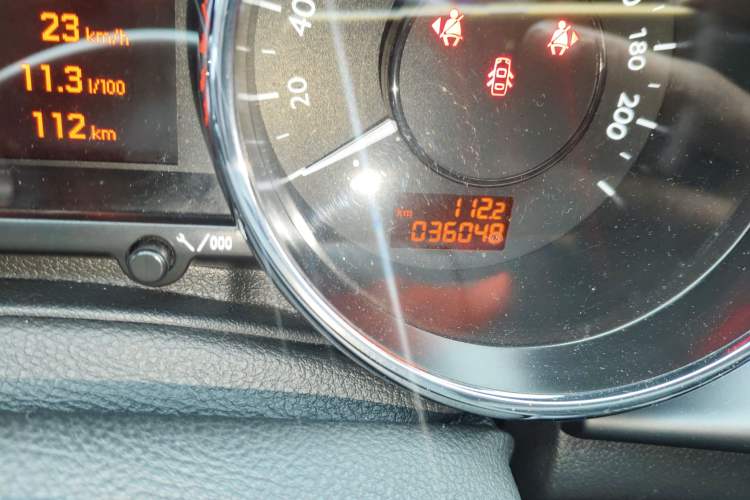 Used Peugeot 3008 2015 2.0L Automatic Classic Edition