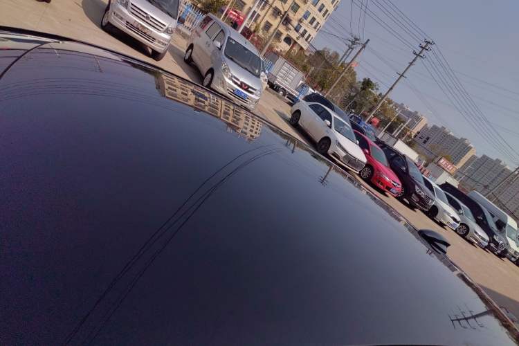 Used Hongqi E-QM5 2022 431 km Charge & Enjoy Edition Roof