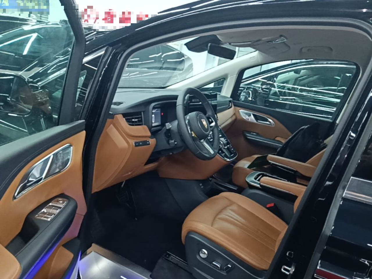 Hongqi HQ9 PHEV 2024 2.0T Four-Wheel Drive Business Edition — снимка 18