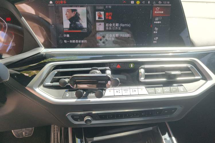 Used BMW X7 2021 xDrive40i Executive Model with M Sport Package Audio And AC Panel