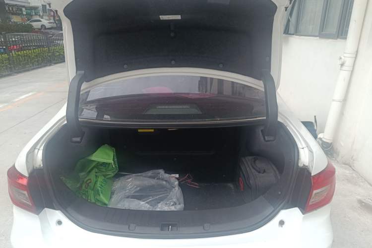 Used BYD Qin New Energy 2015 1.5T Dual-Crown Flagship Plus Edition