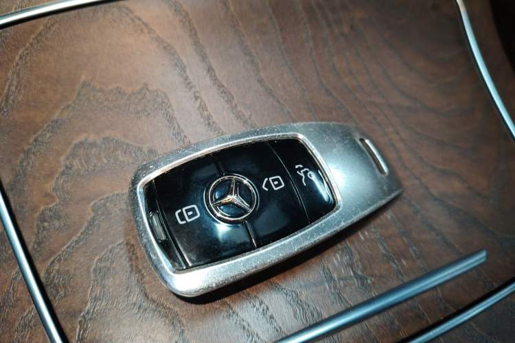 Used Mercedes-Benz E-Class 2018 Facelift E 200 L
