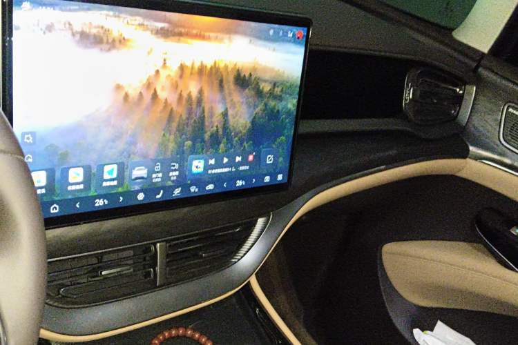 Used Denza D9 2024 DM-i 1050 Luxury Model