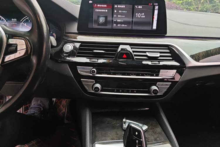 Used BMW 5 Series 2018 525Li M Sport Package Audio And AC Panel