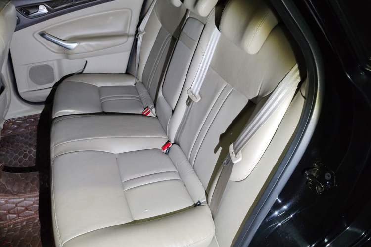 Used Ford Mondeo 2011 2.0L GTDi 200 Fashion Edition Left Rear Seat