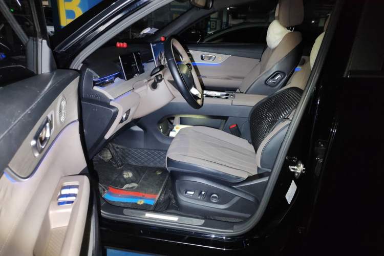 Used Chery Tiggo 8 PLUS C-DM 2025 1.5T 116 km Prestige Version 5 Seats