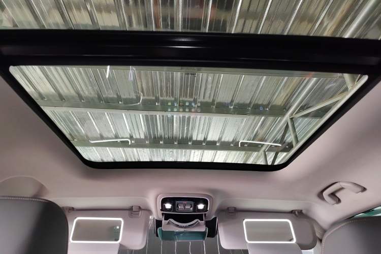 Used BAIC Off-Road BJ40 2024 2.0T All-New Urban Hunter Edition Chivalrous Style
