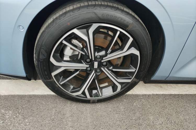 Used Geely Galaxy E8 2025 700 km Long-Range Intelligent Driving Version
