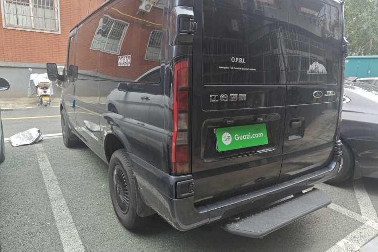 Used JMC Fushun 2025 2.0T 8AT Diesel Short-Wheelbase Garage-Version Commercial Multi-Purpose Passenger Vehicle with 5/6 Seats