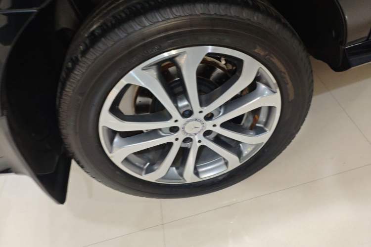 Used Mercedes-Benz GLE 2016 GLE 320 4MATIC Dynamic Edition Right Rear Wheel Hub