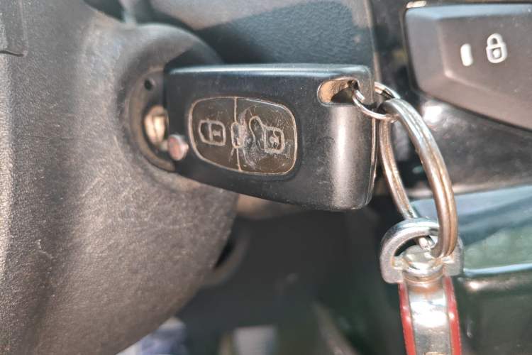 Used Citroen C-Quatre 2013 1.6L Manual Prestige CNG Model
