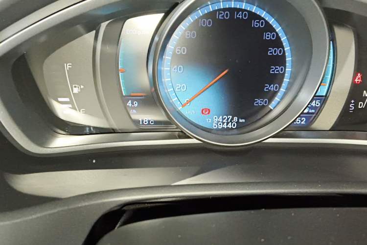 Used Volvo V40 2016 T3 Zhiyi Edition