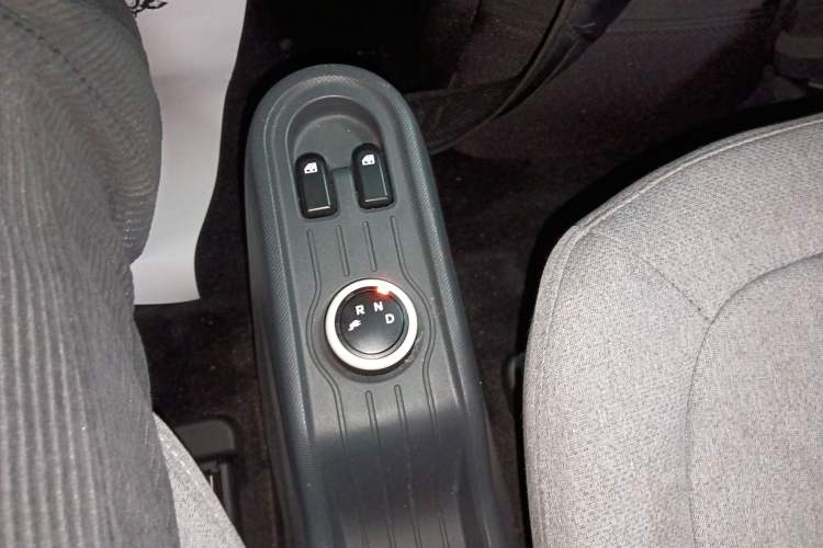 Used Wuling Hongguang MINIEV 2022 Macaron Premium Model – Lithium Iron Phosphate Gear Lever