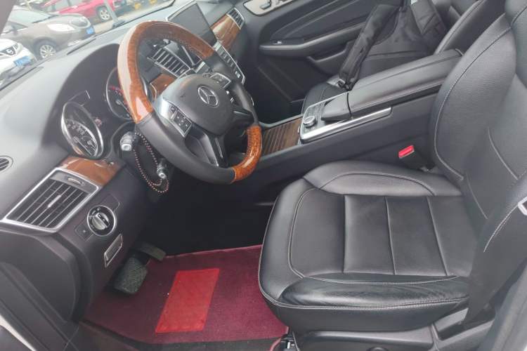 Used Mercedes-Benz M-Class 2014 ML 400 4MATIC Dynamic Model
