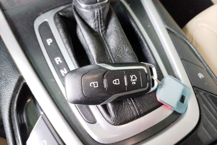 Used Ford Edge 2016 EcoBoost 245 Two-Wheel-Drive Titanium 5-Seater