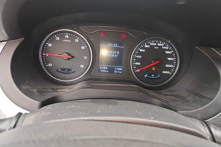 Used JAC Refine M3 2022 PLUS 1.8L 7-seater Standard Model