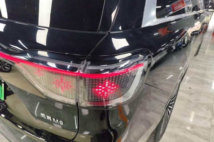 Used Hima AITO M9 2024 Range-Extended Ultra Version 42 kWh 6-Seater Model
