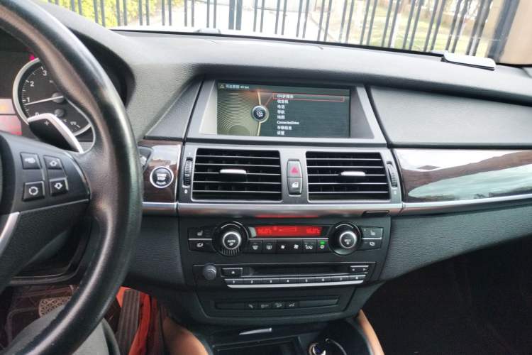 Used BMW X6 2014 xDrive35i Sport model Audio And AC Panel