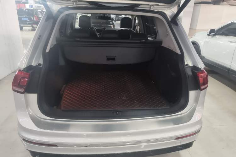 Used Volkswagen Tiguan L 2021 330TSI Automatic Two-Wheel Drive R-Line Enhanced Edition
