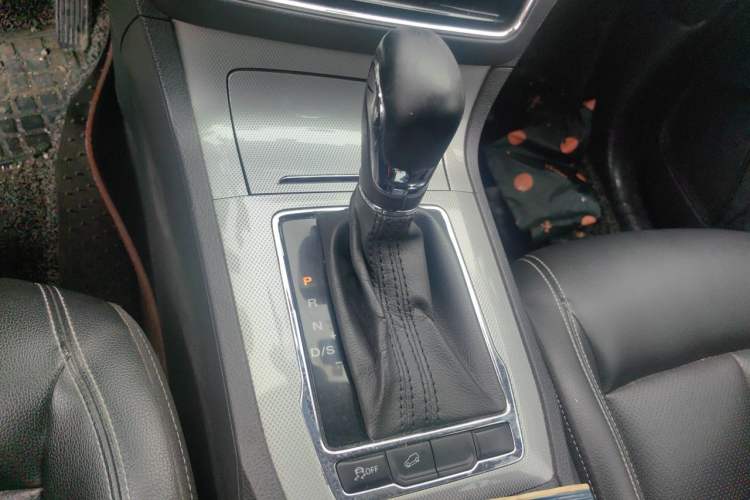 Used Roewe RX5 2016 20T Two-Wheel Drive Automatic Flagship Edition