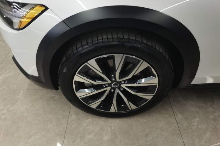 Used Volvo V90 2021 Cross Country B5 AWD Smart Range Edition
