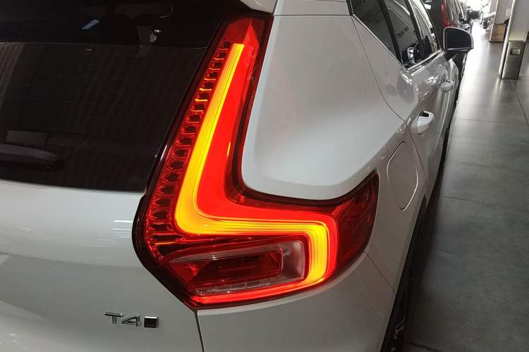 Used Volvo XC40 2021 T4 Four-Wheel Drive Smart Luxury Edition Right Rear Taillight