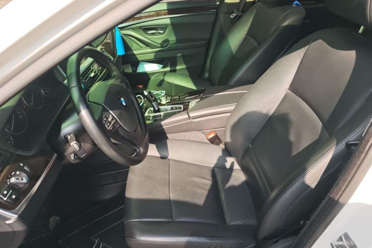 Used BMW 5 Series 2014 525Li Leading Model
