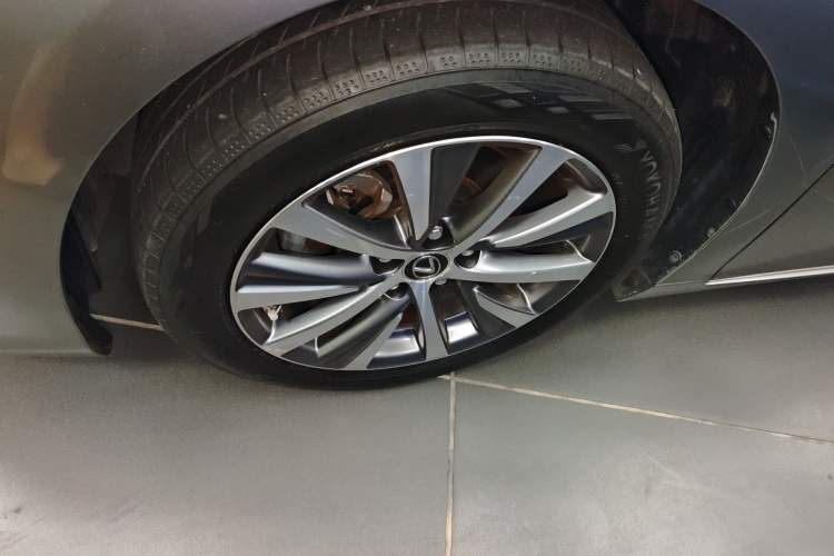 Used Lexus ES 2020 200 Excellence Edition Left Front Wheel Hub