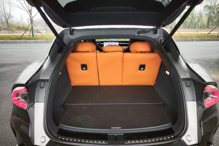 Used Xiaomi Auto YU7 2025 Ultra-Long Range High-Performance All-Wheel-Drive Max Edition