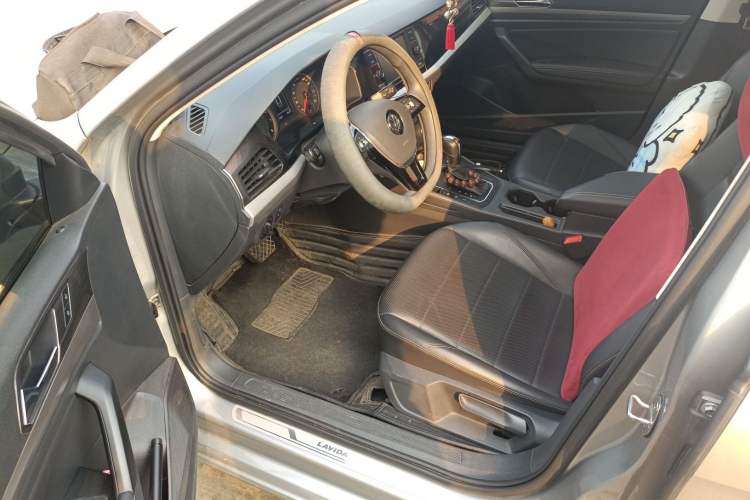 Used Volkswagen Lavida 2019 1.5L Automatic Comfort Edition China VI Standard Driver Seat