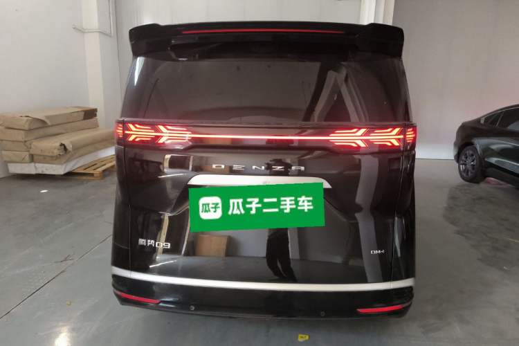 Used Denza D9 2022 DM-i 1040 Prestige Model