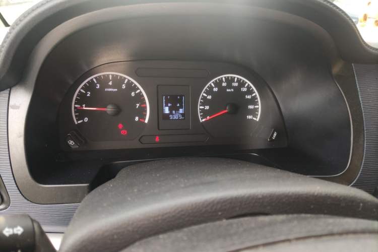 Used FORTHING Lingzhi 2023 M5L 1.6L Base Model 7 Seats Instrument Cluster