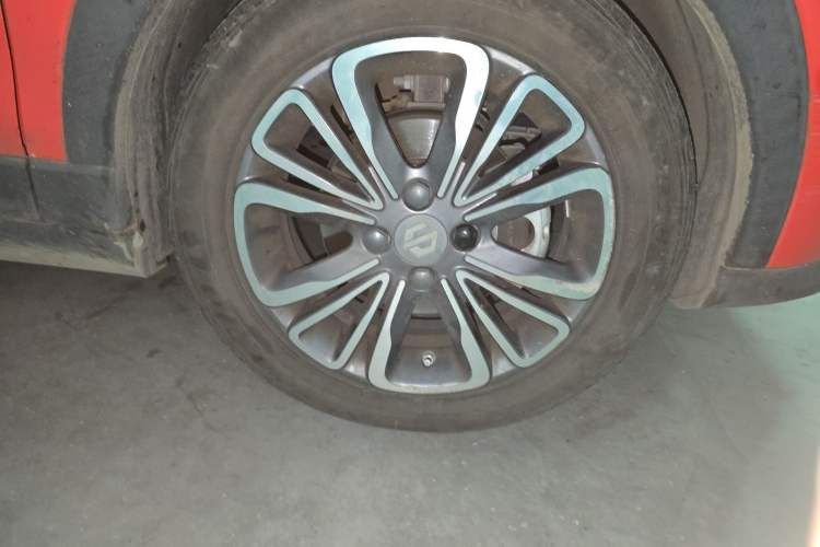 Used Leapmotor T03 2021 400 Luxury Edition Right Front Wheel Hub