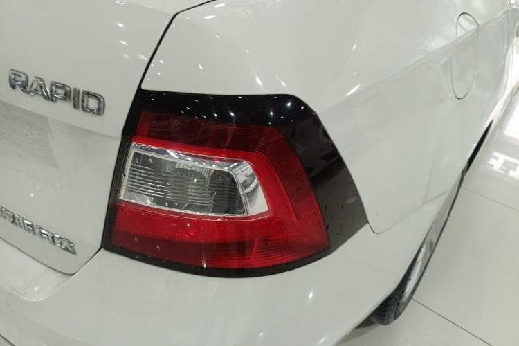 Used Skoda Rapid 2018 1.6L Automatic Comfort Edition
