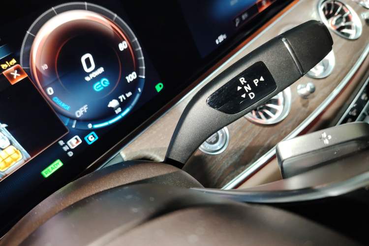 Used Mercedes-Benz E-Class New Energy 2023 E 350 e L Plug-in Hybrid Sedan
