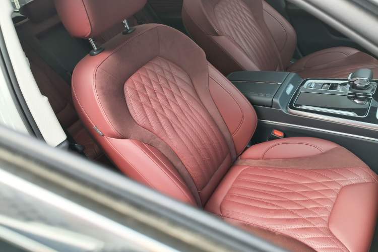 Used Hongqi HS5 2023 2.0T Qixiang Pro Edition Right Front Seat