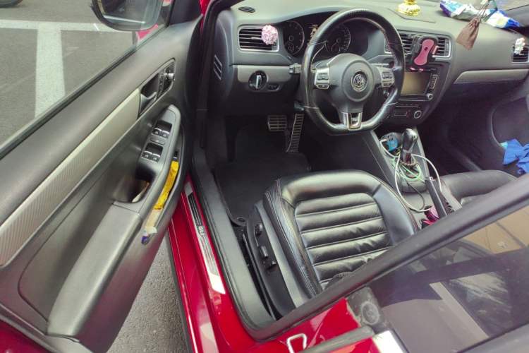 Used Volkswagen Sagitar 2013 2.0 TSI GLI Driver Seat