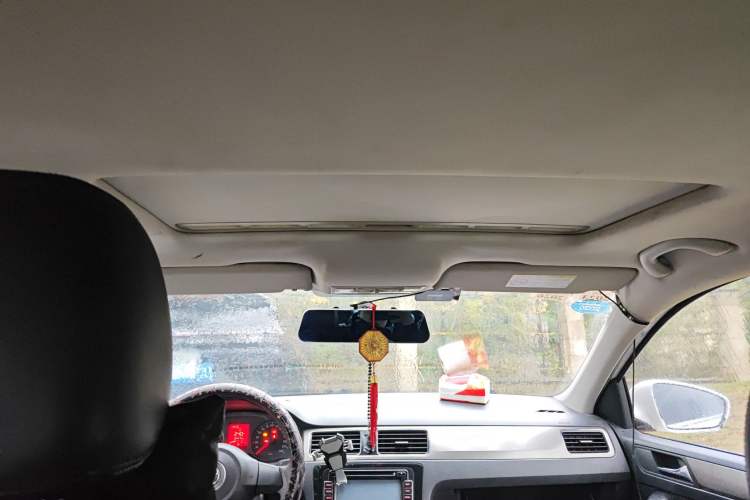 Used Volkswagen Santana 2015 1.6L Manual Comfort Edition