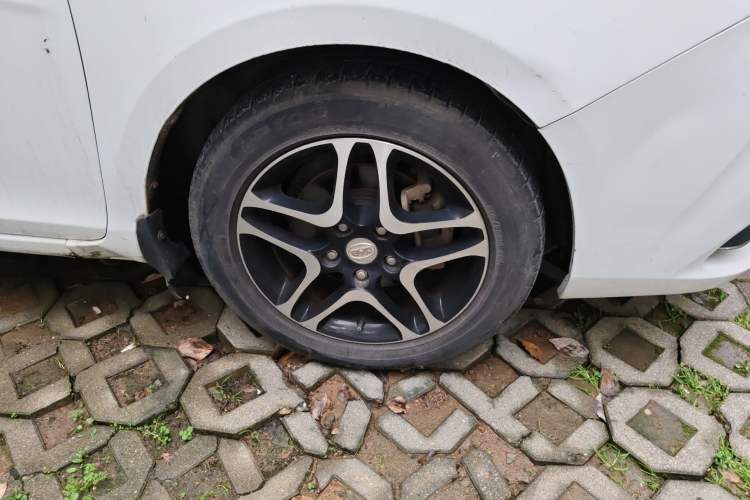 Used BYD G5 2014 1.5TID Automatic Prestige Model