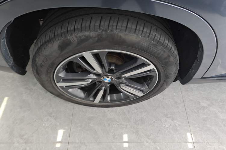 Used BMW X5 2018 xDrive35i Elegant Edition Right Rear Wheel Hub