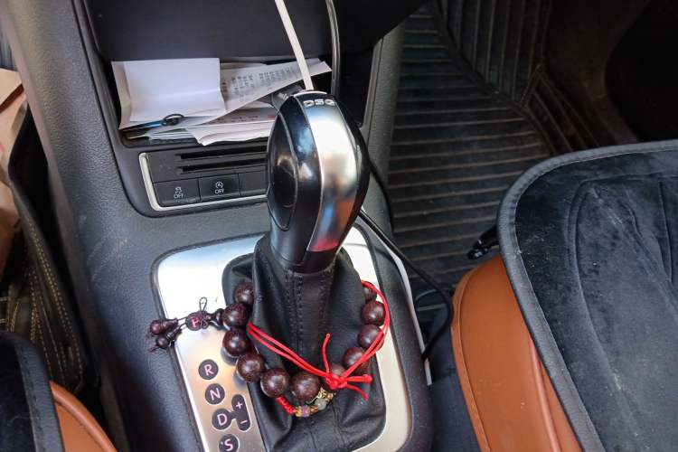 Used Volkswagen Tiguan 2016 280TSI Automatic Two-Wheel-Drive Silk Road Style Edition Gear Lever