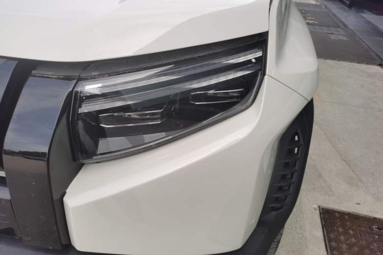 Used Formula Leopard Titanium 3 2025 501KM All-Wheel Drive Intelligent Driving Ultra Version
